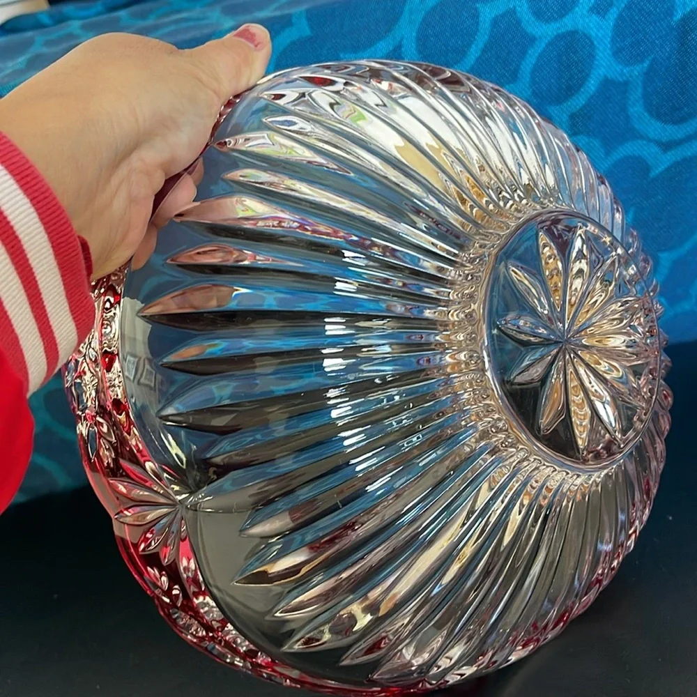 Elegant Oneida Red and Clear Crystal Bowl 9.5” centerpiece - Picture 7 of 7